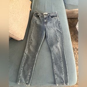 Abercrombie Curve Love Ankle Straight Jeans